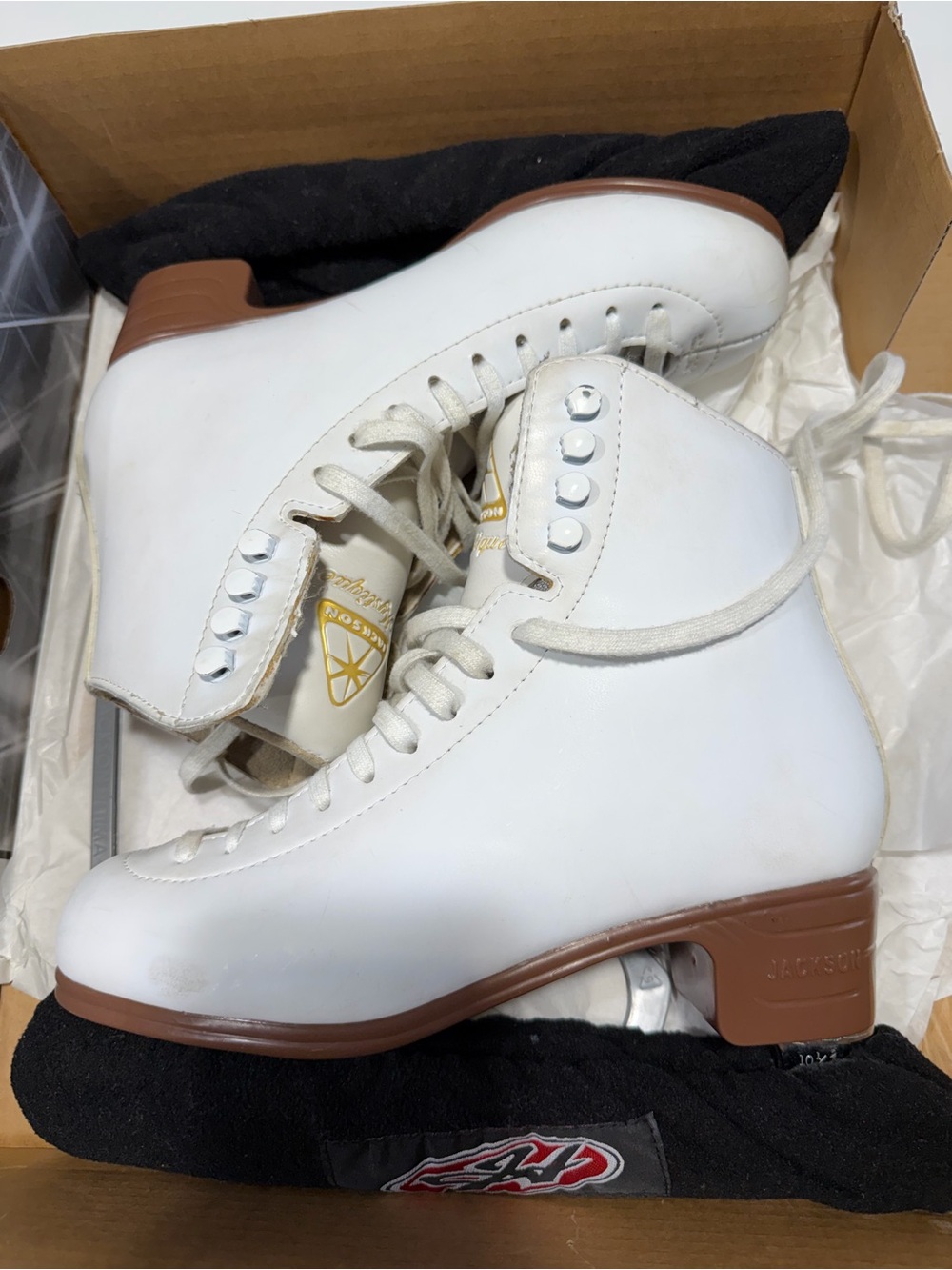 JACKSON mystique White Women's Figure Skates with Brown Heel